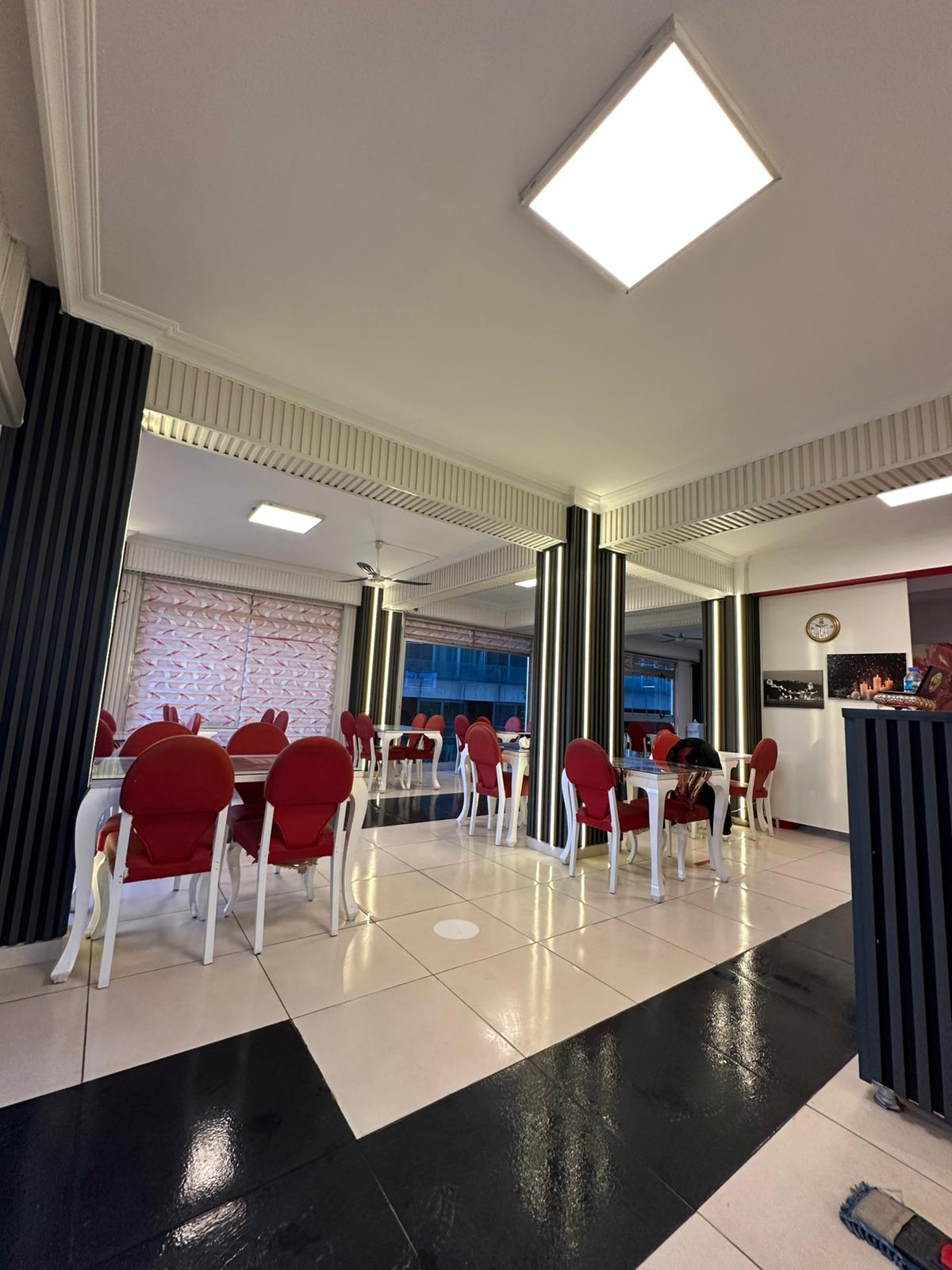 Kırmızı Beyaz Pide Kebap 